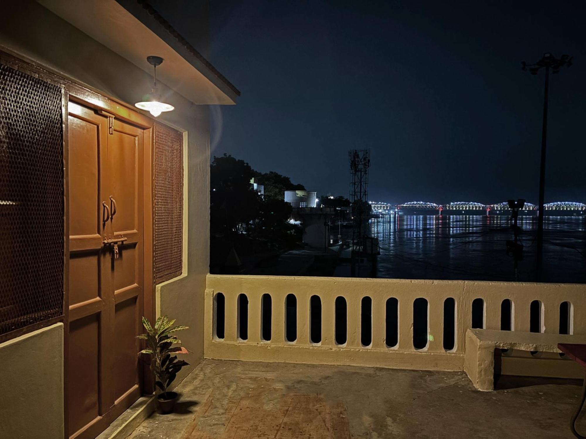 Vintage River Homestay Varanasi Eksteriør billede