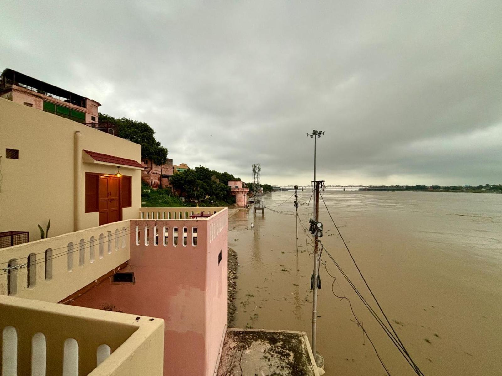 Vintage River Homestay Varanasi Eksteriør billede