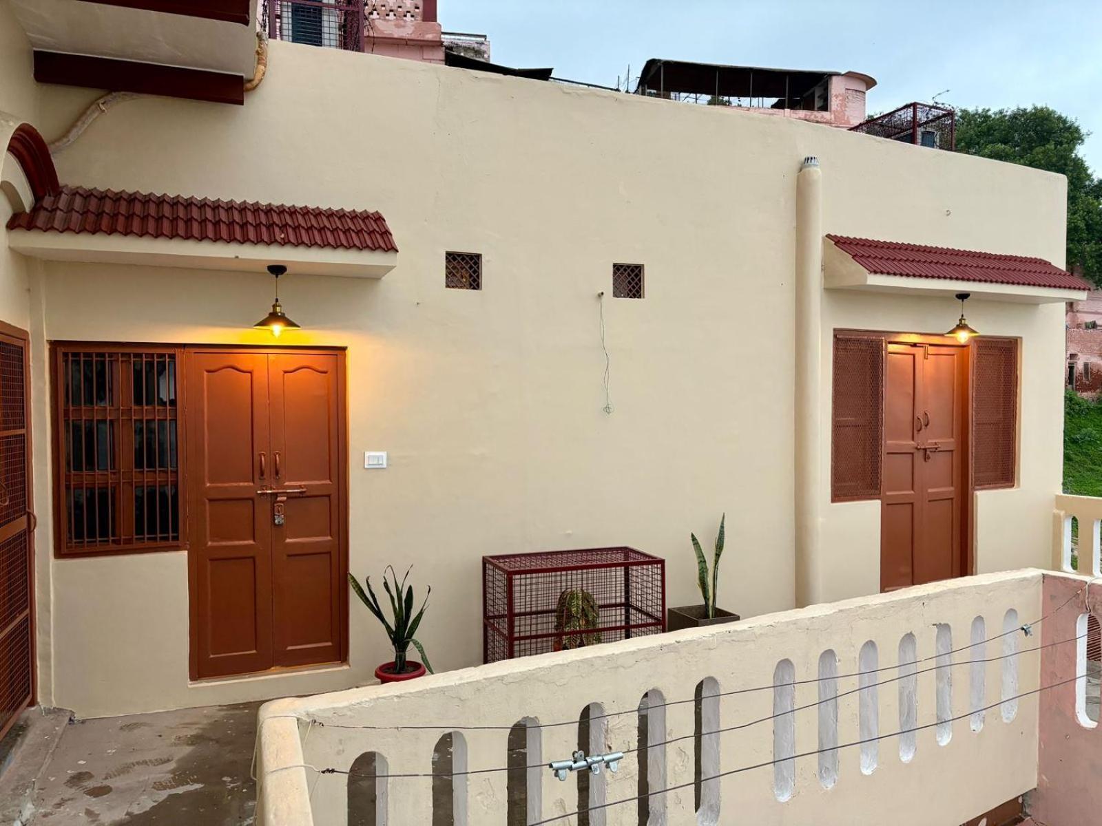 Vintage River Homestay Varanasi Eksteriør billede