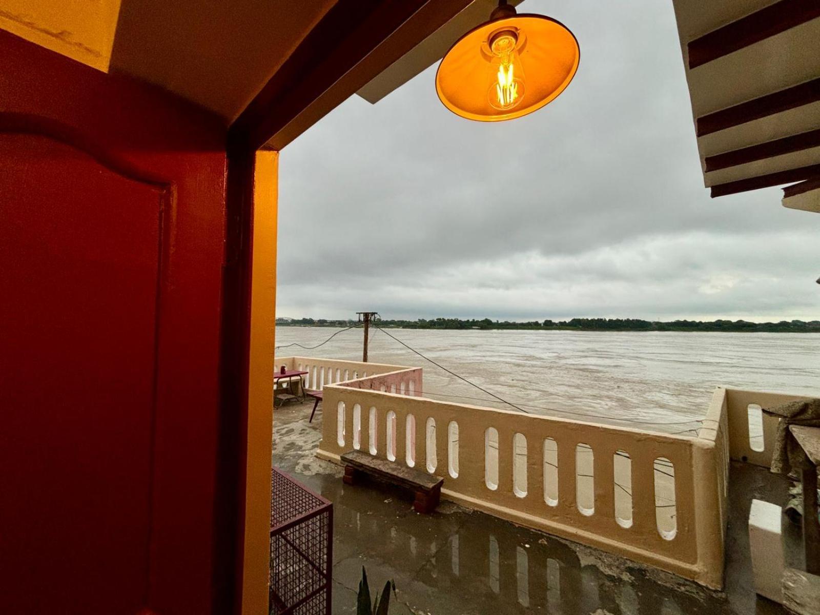 Vintage River Homestay Varanasi Eksteriør billede