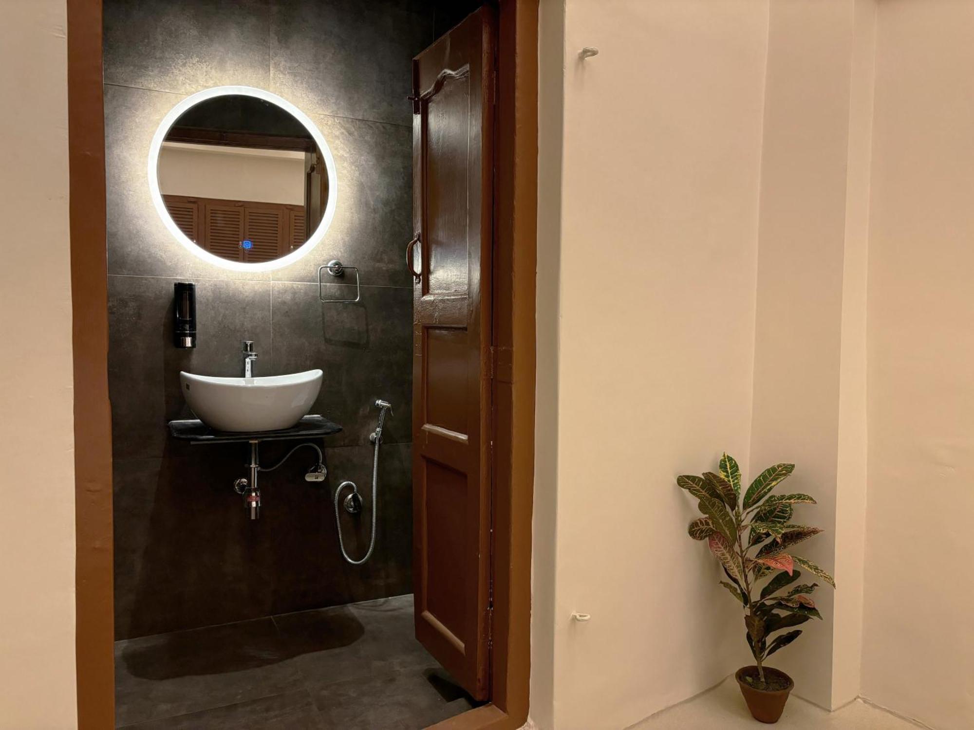 Vintage River Homestay Varanasi Eksteriør billede