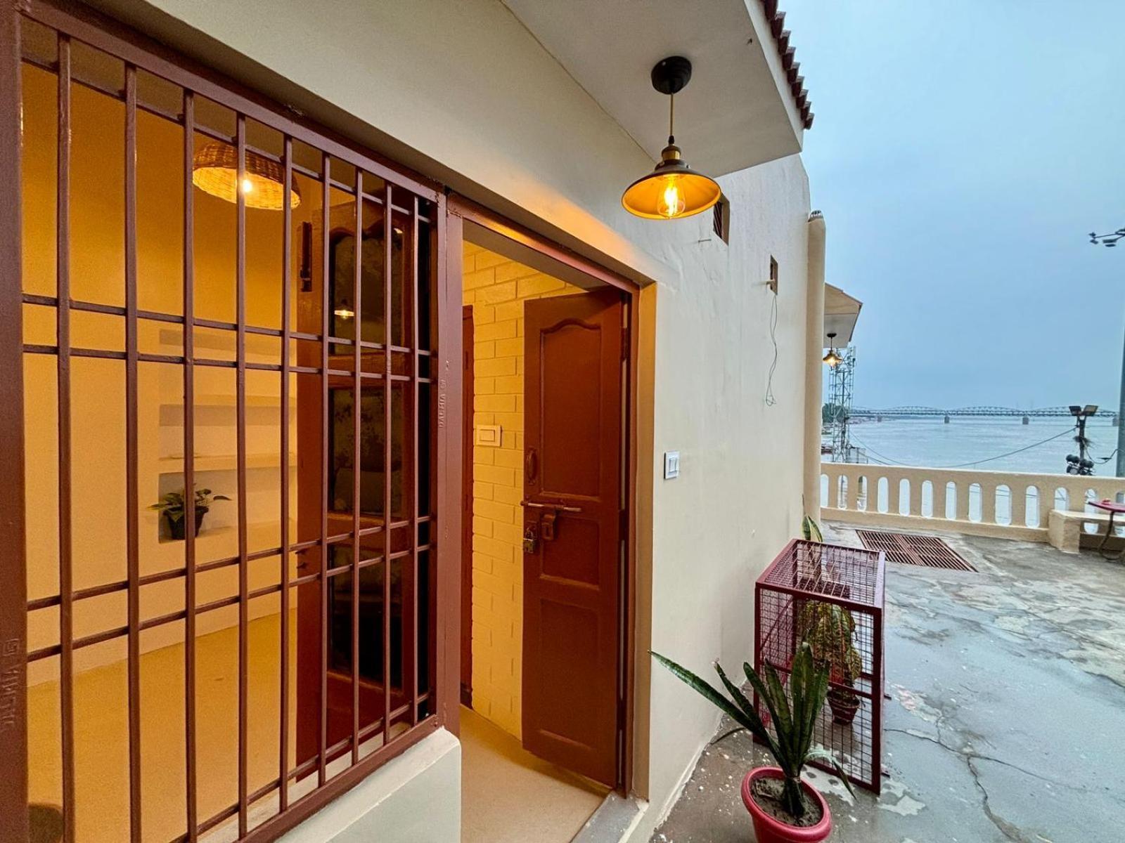 Vintage River Homestay Varanasi Eksteriør billede