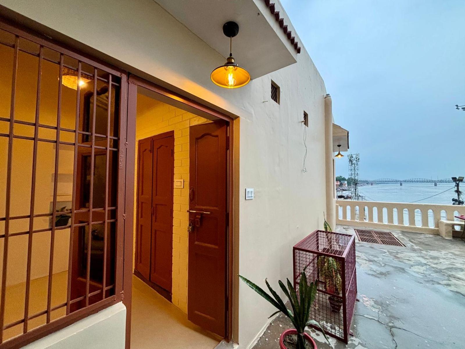 Vintage River Homestay Varanasi Eksteriør billede