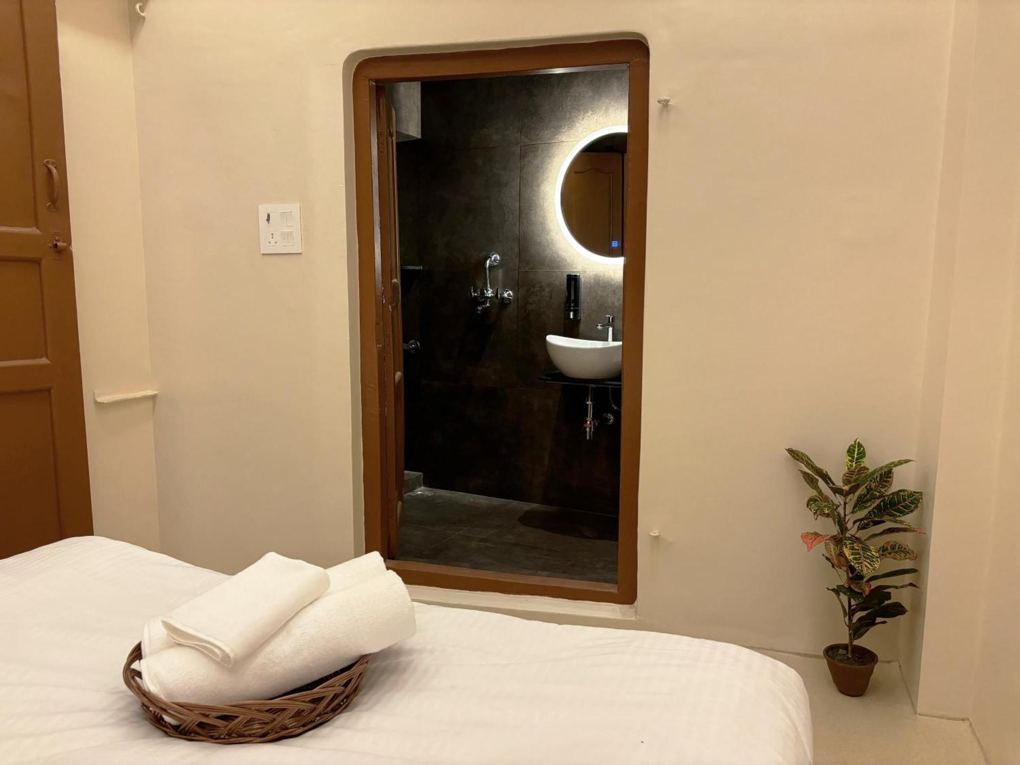Vintage River Homestay Varanasi Eksteriør billede