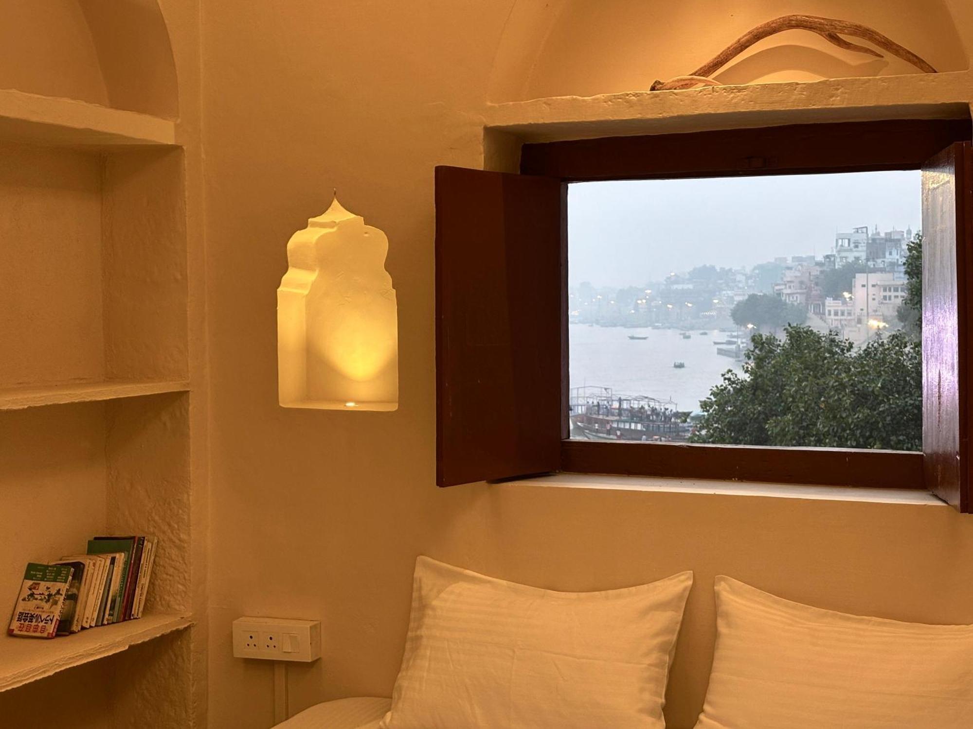 Vintage River Homestay Varanasi Eksteriør billede