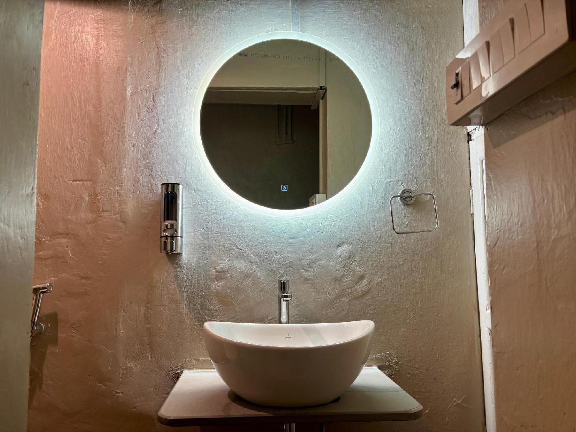 Vintage River Homestay Varanasi Eksteriør billede
