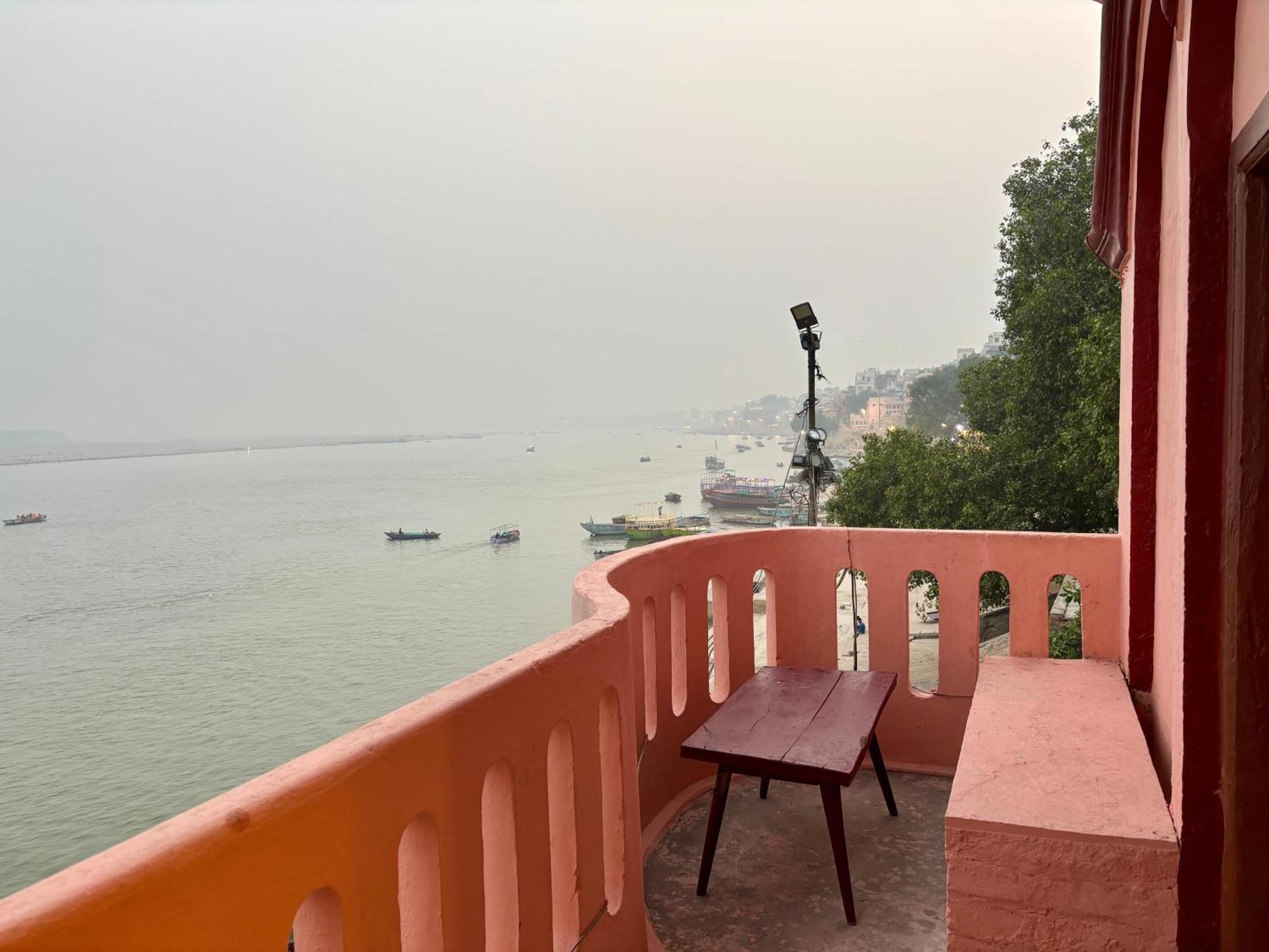 Vintage River Homestay Varanasi Eksteriør billede