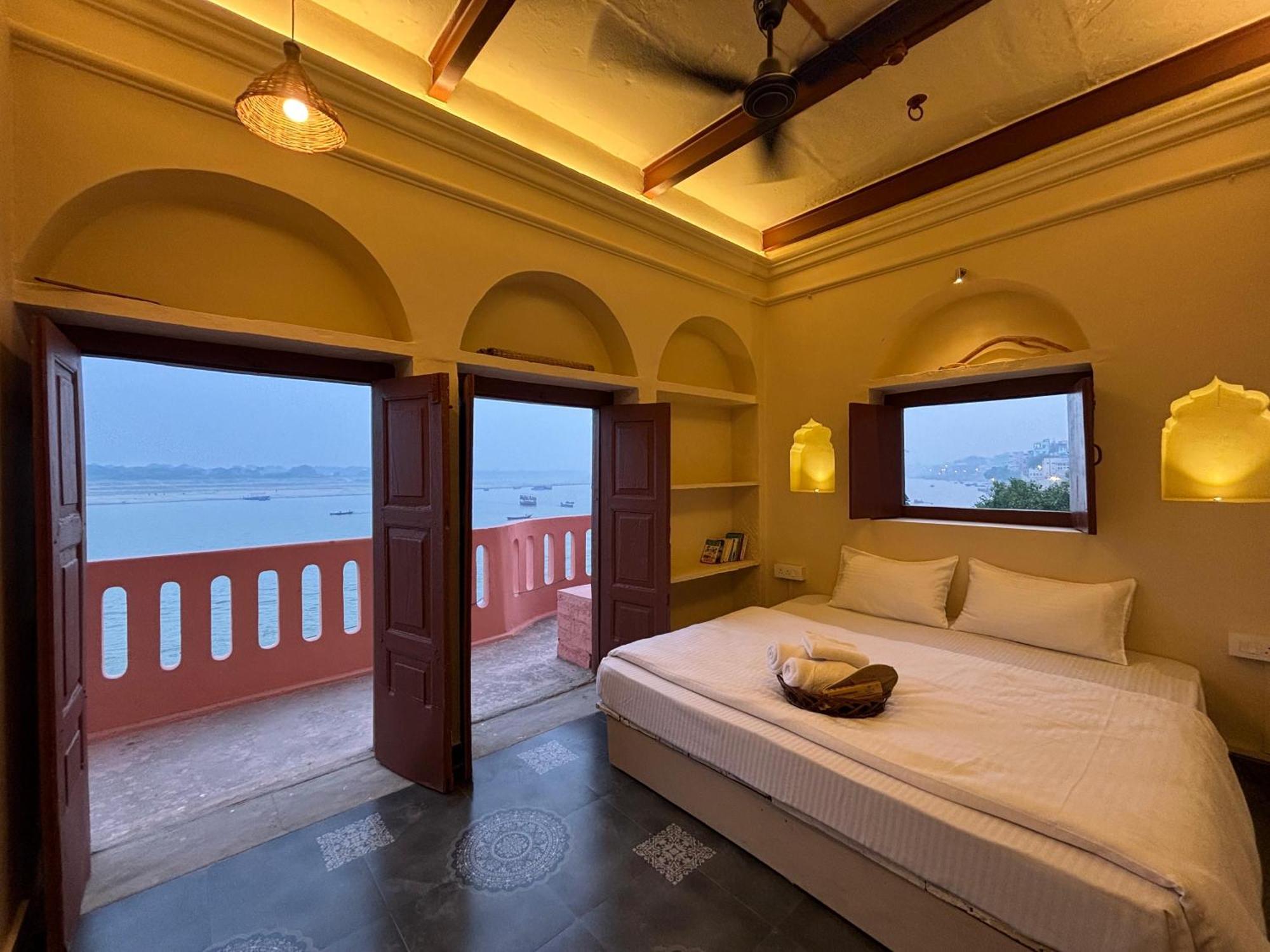 Vintage River Homestay Varanasi Eksteriør billede